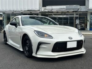 ホワイト エアロパーツ 傷あり KRUISE-GR86-300x225.jpg