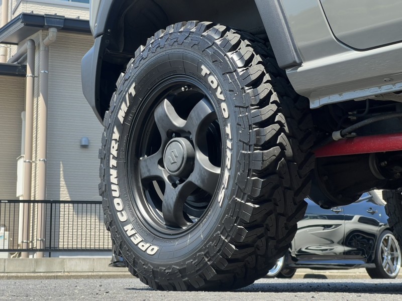 VRARVA名古屋に入庫したジムニーに装着されているWORK製ホイール