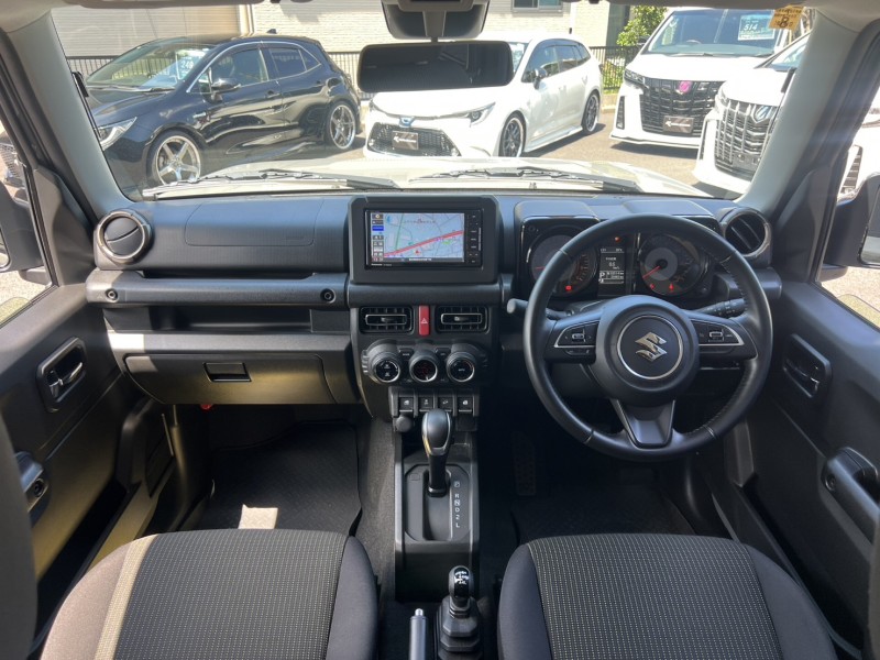 VRAVRA在庫ジムニーの内装