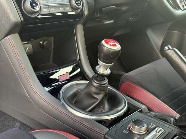 スバル WRX STI S4 カスタム 中古車