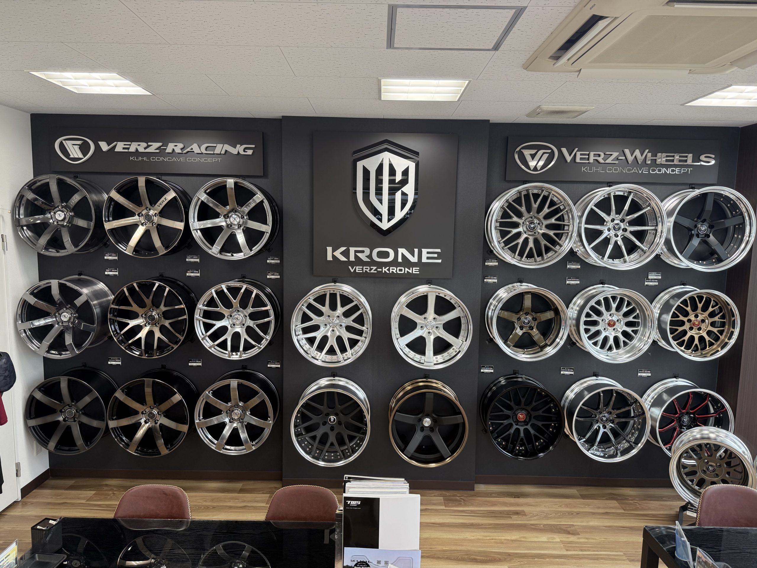 福岡店ホイール展示入れ替え｜VERZ最新モデル追加 ｜ KUHL(クール)