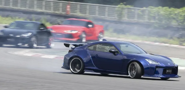 KUHL エアロ　ホイール　カスタム　イベント　D1　ドリフト　冨士スピードウェイ　VERZ　GTR　GR86　オフ会　サーキット