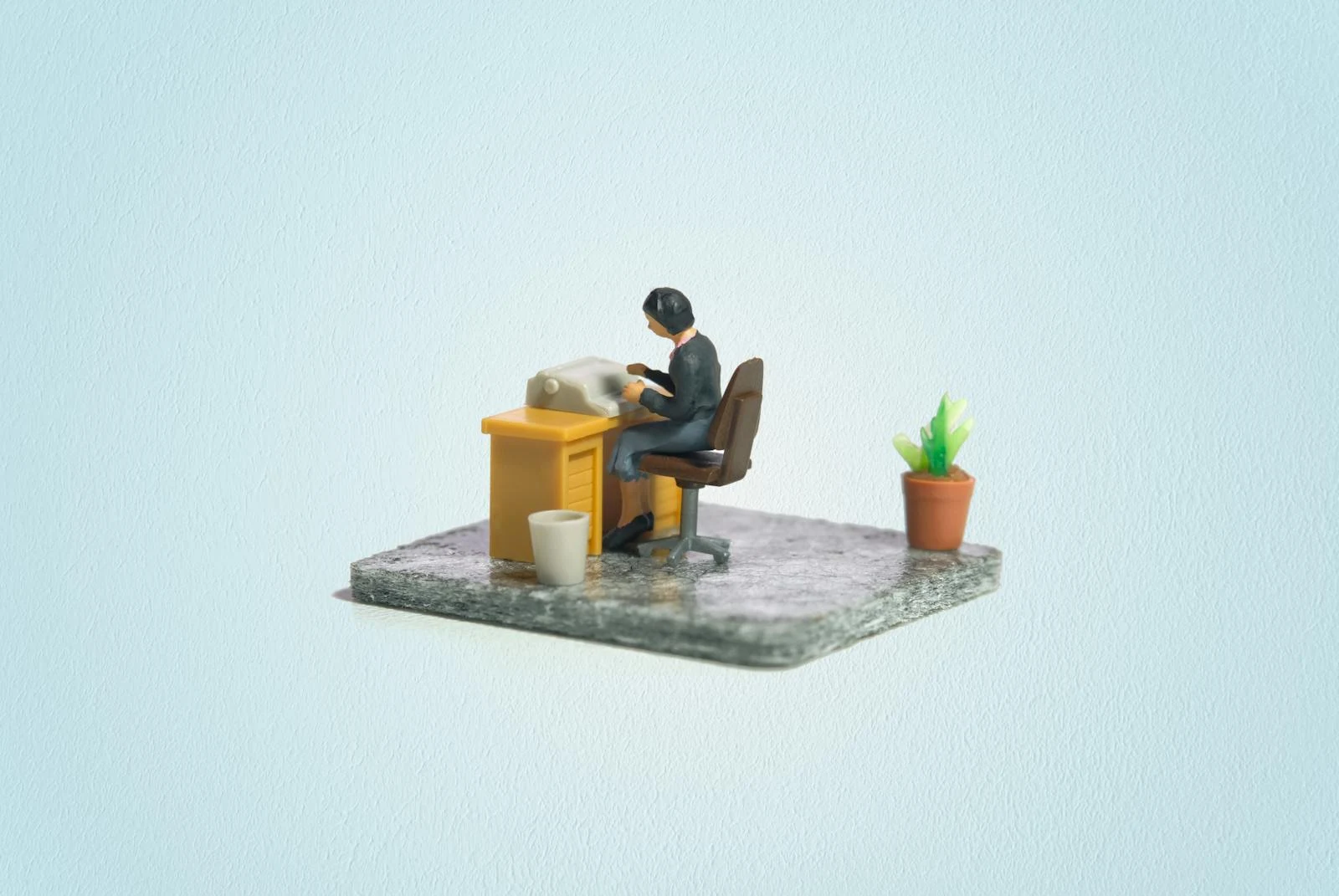 Tiny Little Office screenshot 1