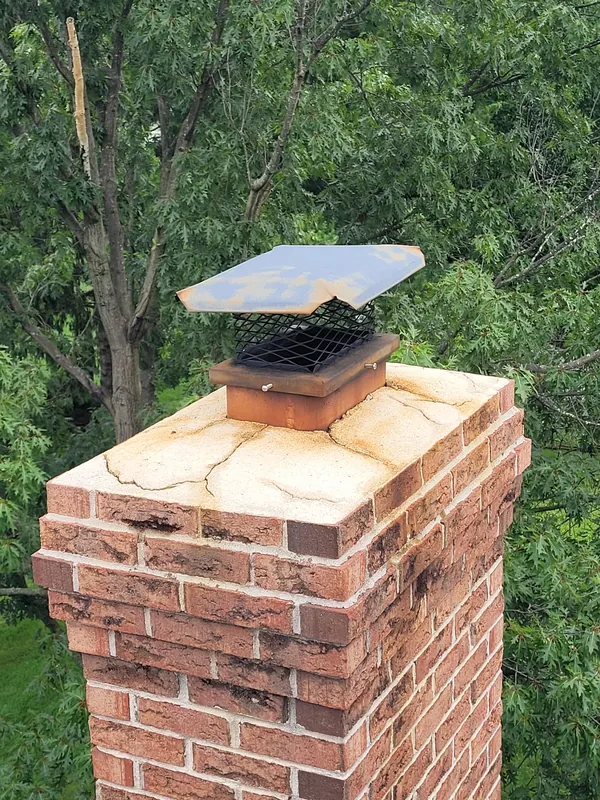 Cracked crown requiring repair