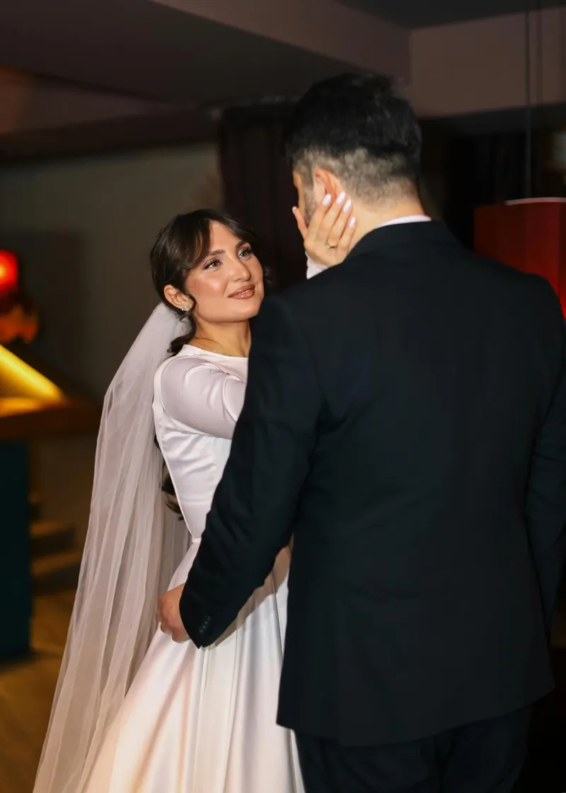 Wedding guests with props