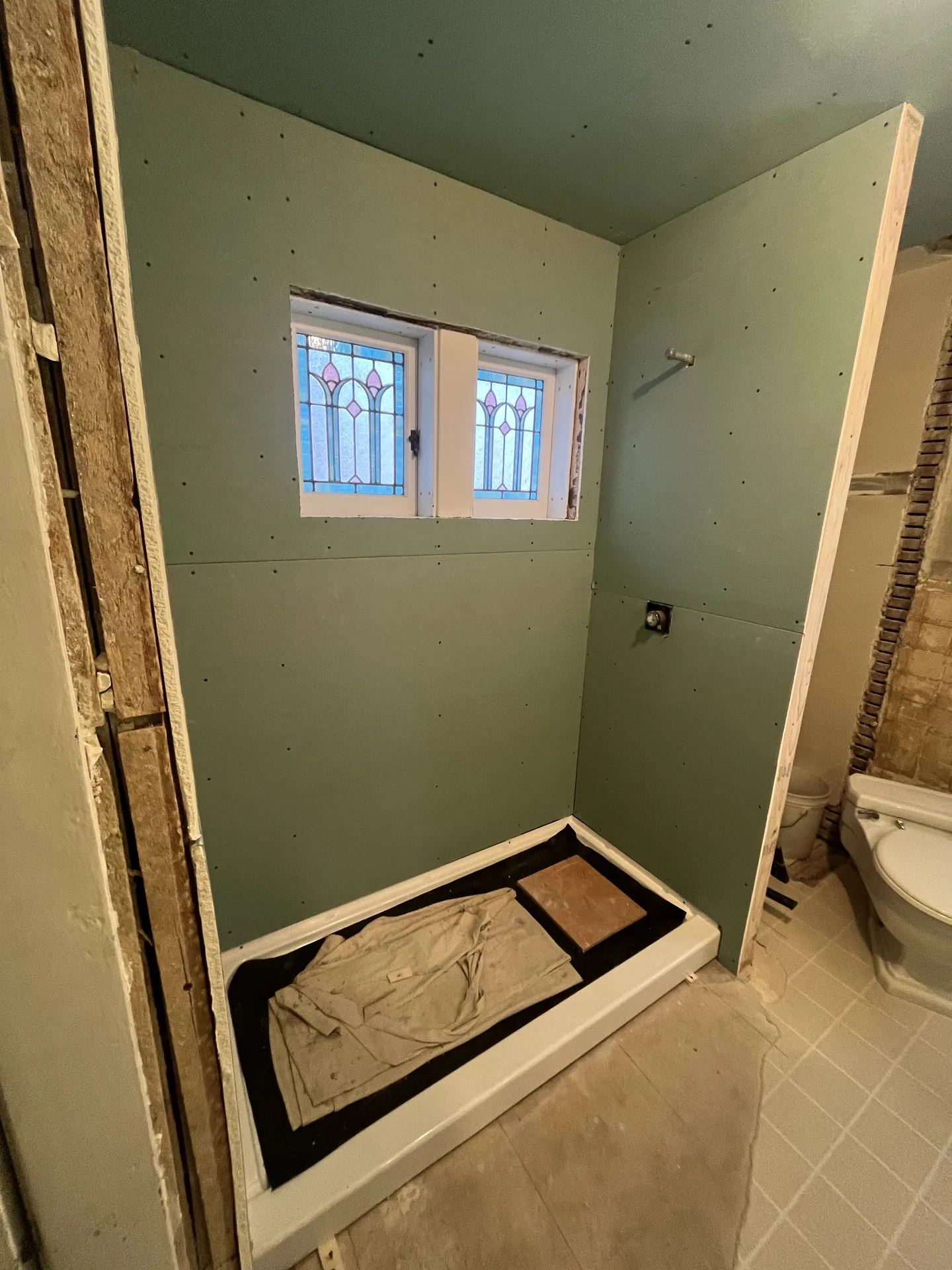Shower boarded and pan set