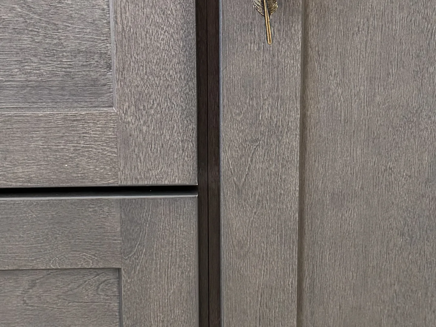 Bird knob hardware detail