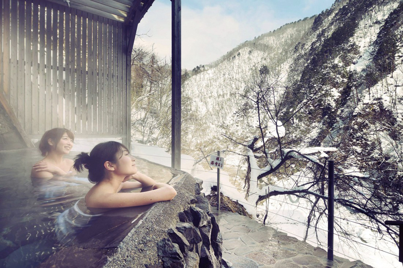 How to enjoy winter with onsen relaxing