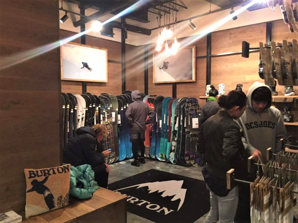 Burton Niseko Store