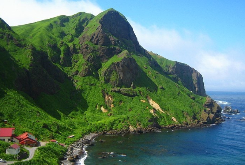 Rebun Island, where you can immerse yourself in majestic natural beauty