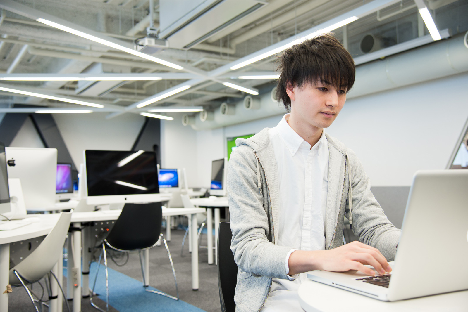 夜間 プログラマを目指す プログラミング専門学校 Hal東京 情報処理学科 2年制