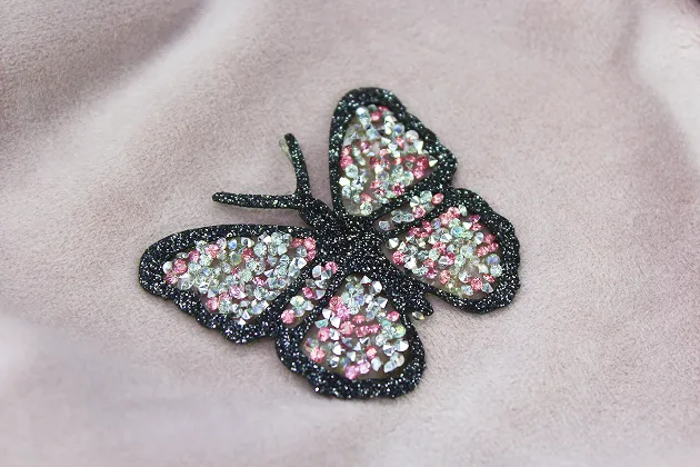 Нашивки зі стразами