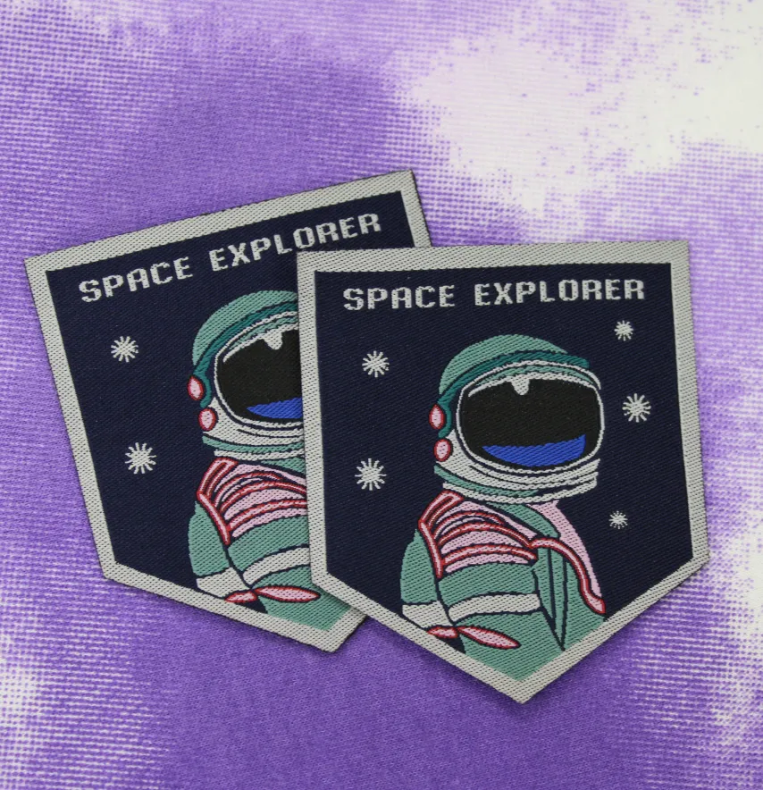 Нашивка жаккардовая "Space Explorer" космонавт 62*73 мм на флизелиновой основе-1