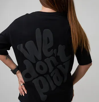 Футболка жіноча оверсайз "We don't play" чорного кольору