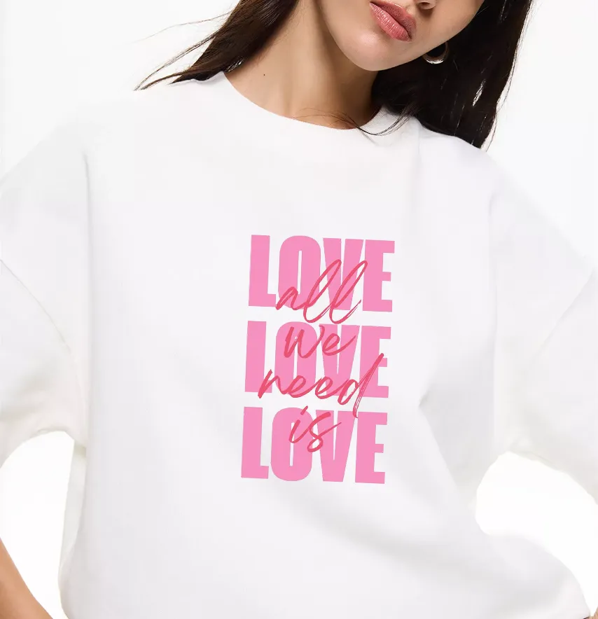 Термоналіпка "All we need is love" 10,5*19 см-1