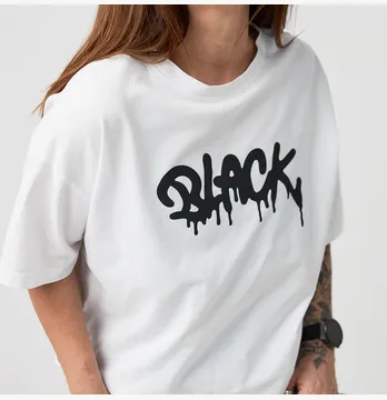 Женская футболка оверсайз "Black" белого цвета.