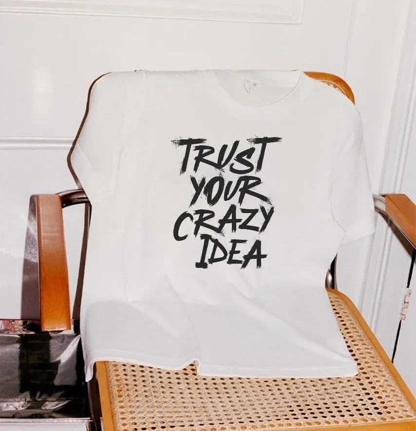 Термоналіпка "Trust your crazy ideas" 15,4*19 см чорного кольору-1