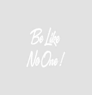 Термоналіпка "Be like no one" 10*9,5 см білого кольору