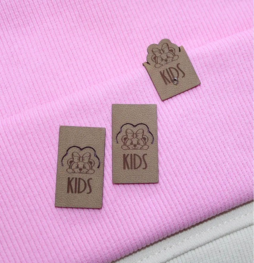 Нашивка "Kids" 20*35 мм пісочного кольору-1
