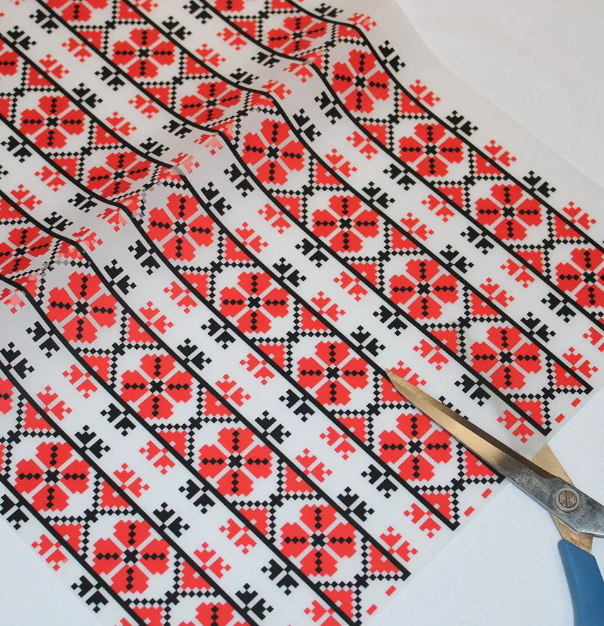 Термоналіпка "Вишиванка" лист червона з чорним 28*38 см-1