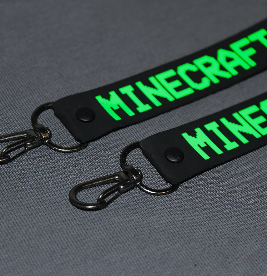 Підвіска з карабіном "Minecraft" 20*120 мм чорного кольору з зеленим написом-2