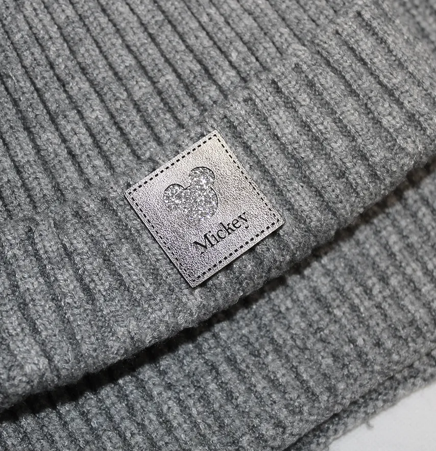 Нашивка из глитера "Mickey" 30*30 мм серебряного цвета-1