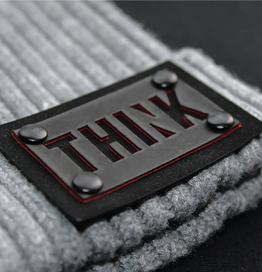 Нашивка "Think" 60*40 мм чорно-червоного кольору-1