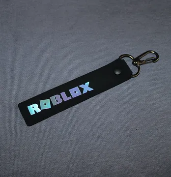 Підвіска з карабіном "Roblox" 20*120 мм чорного кольору