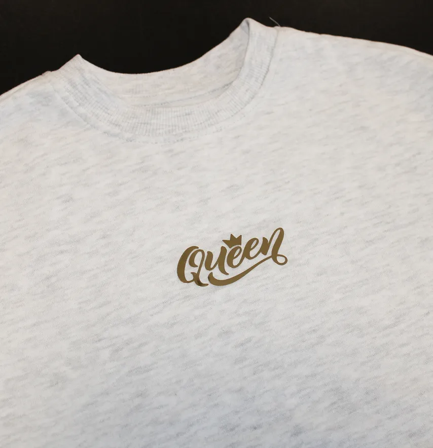 Термоаплікація з плівки "Queen" 3*7 см золотого кольору-2