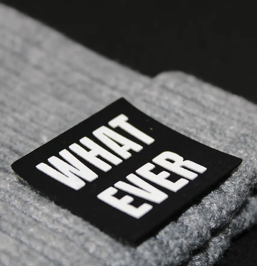 Нашивка "Whatever" 40*40 мм чорного кольору з білим прорезиненим лого-1