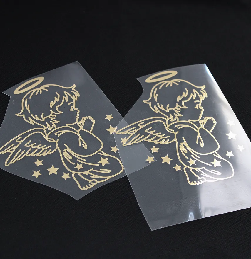 Термоаппликация из пленки "Ангел со звездочками" 86*100 мм золотого цвета-4