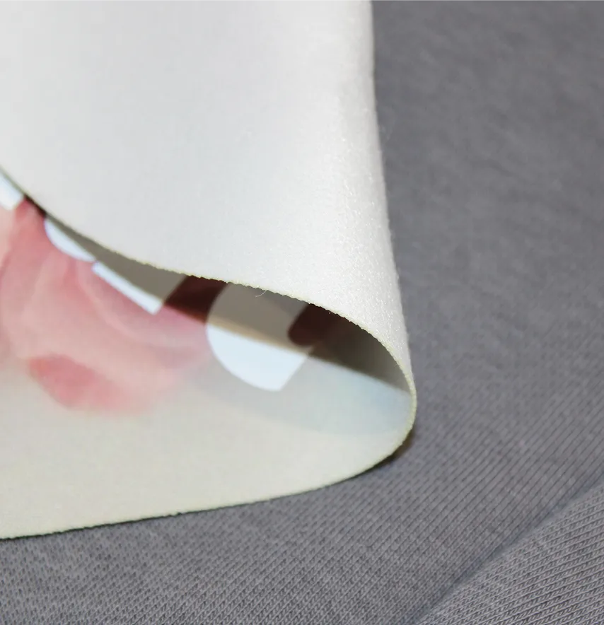 Нашивка тканева фігурна "Whos that girl" серце 25*24 см-2