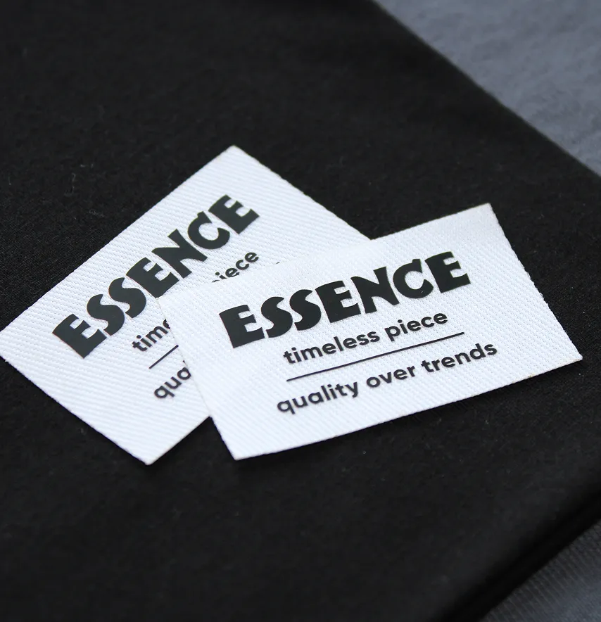 Нашивка котонова "Essence" 50*30 мм-2