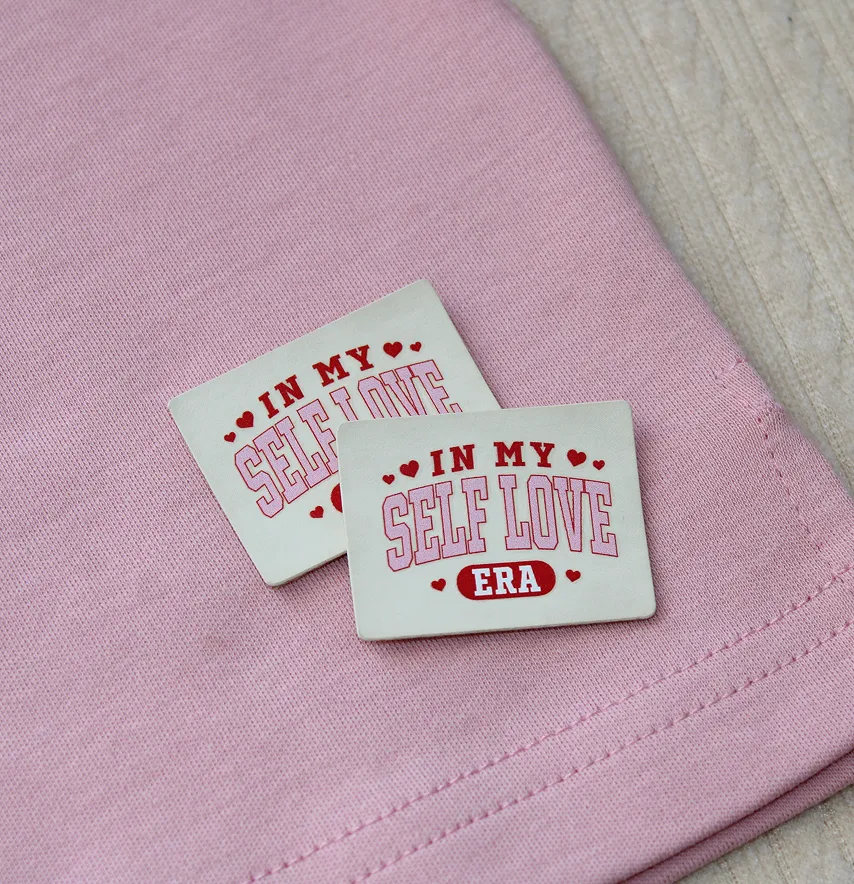 Нашивка "SelfLove" 40*30 мм білого кольору-1