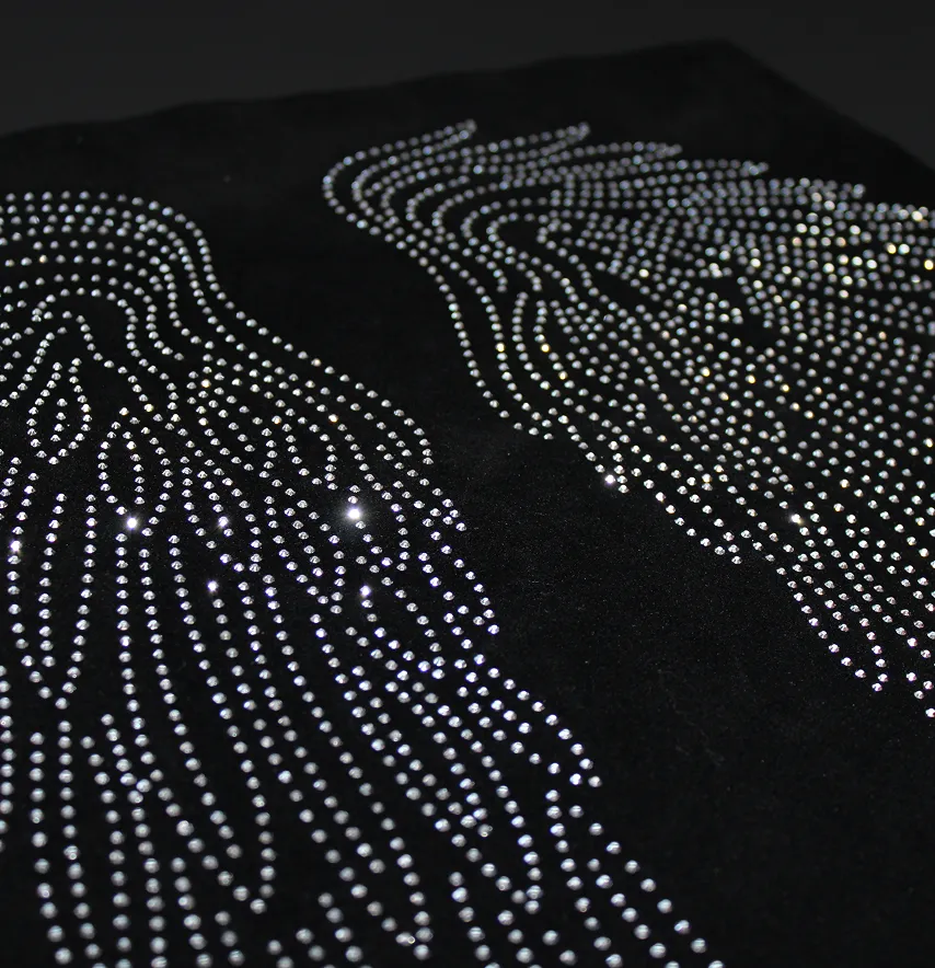 Аплікація зі страз "Крила" срібло металік 32*32 см-1