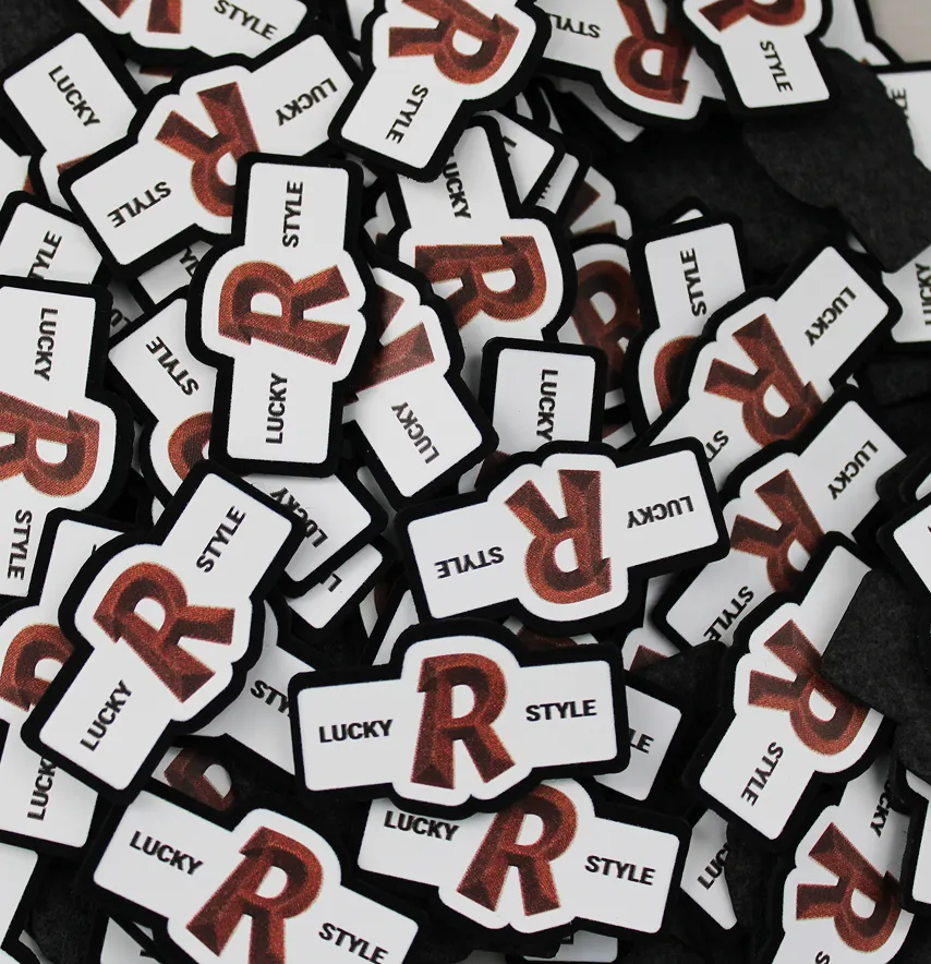 Нашивка "Lucky Style R" на білому 40*23 мм чорна основа-3
