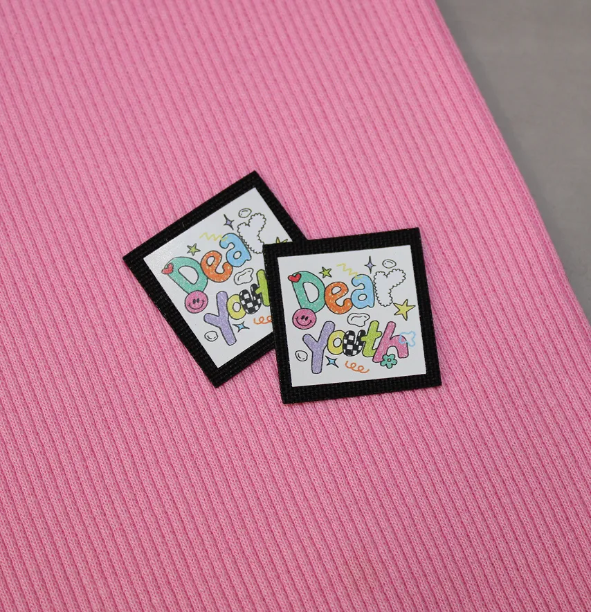 Нашивка "Dear youth" на білому 30*30 мм чорна основа-2