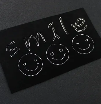 Аплікація зі страз "Smile" ss6 срібло металік 22*12,5 см