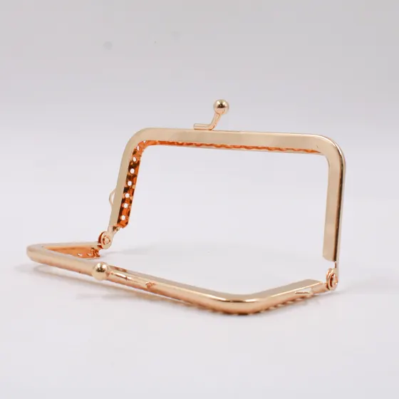 Fecho Da Vovo Quadrado 10.5Cm Em Ferro Unidade - Dourado