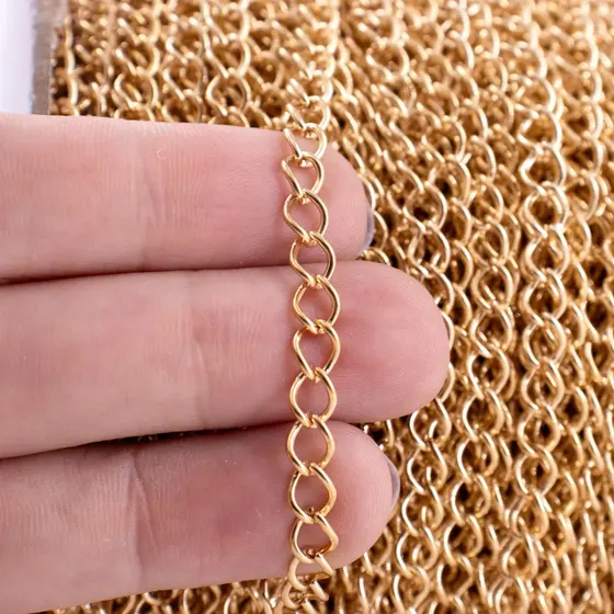 Corrente Alongadora 6.5X4.9Mm Em Ferro Com 100 Metros - Dourado