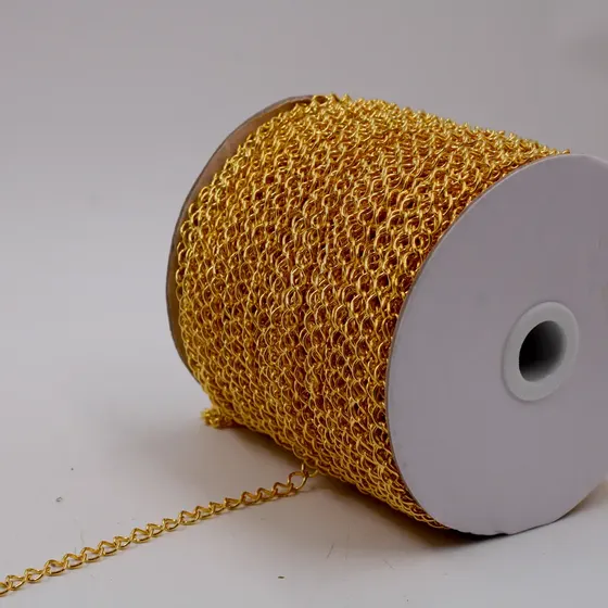 Corrente Alongadora 7.5X5.7Mm Em Ferro Com 100 Metros - Dourado