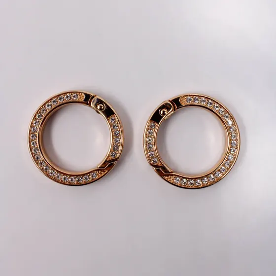 Argola Mosquetao Articulada Com Strass 35Mm Em Zamac (2 Pc) - Dourado