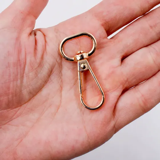 Fecho Mosquetao Base Arredondada 09X42Mm Em Zamak (20 Pc) - Dourado