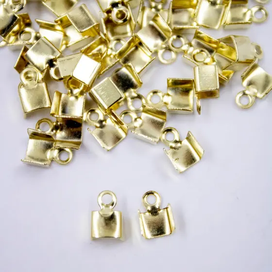 Terminal De Ferro Com Argola Curvado 4Mm Com 1.000 Pecas 073 - Dourado 073