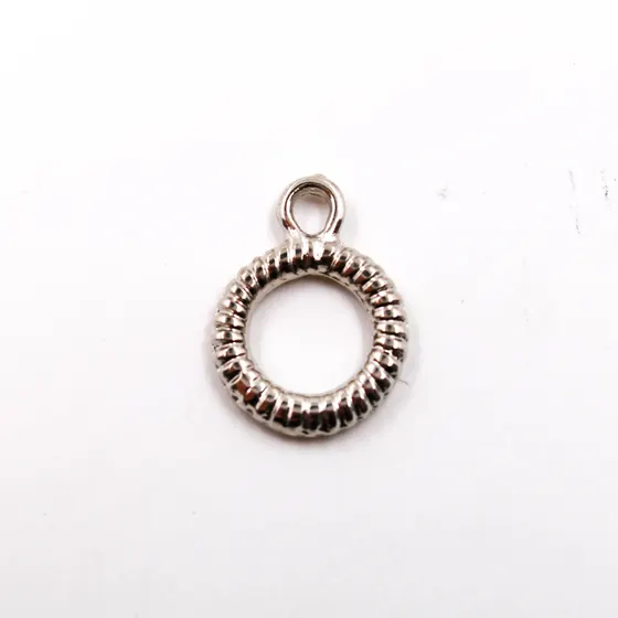 Pingente Argola Trabalhada 20X15Mm Em Zamac Com 100Gr