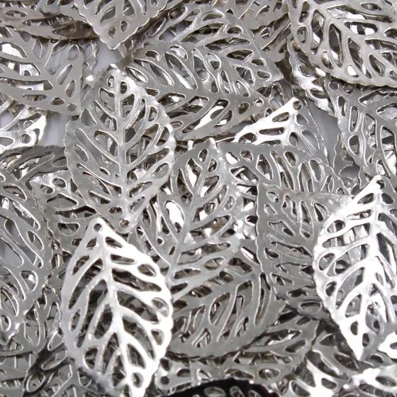 Pingente Folha 14X23Mm Em Ferro Com 500 Pecas - Niquel