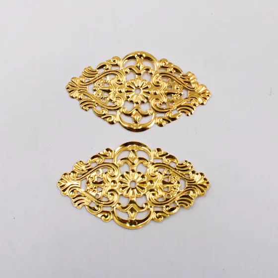 Aplique Arabesco 31X55Mm Em Ferro Com 100 Pecas - Dourado