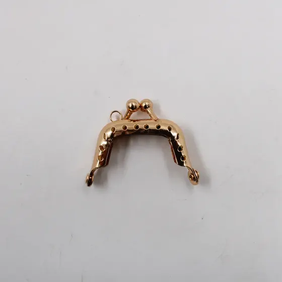 Fecho Da Vovo Trabalhado 4,5Cm Em Ferro Unidade - Dourado