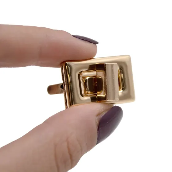 Fecho Para Bolsa Retangular Turn Lock 27X12Mm Em Ferro Com 20 Pecas 073