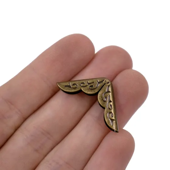 Cantoneira Para Livro 21X21Mm Em Ferro Com 200 Pecas - Ouro Velho